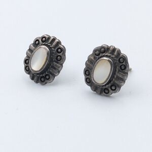 Vintage 925 sterling silver MOP mother of pearl stud earrings signed